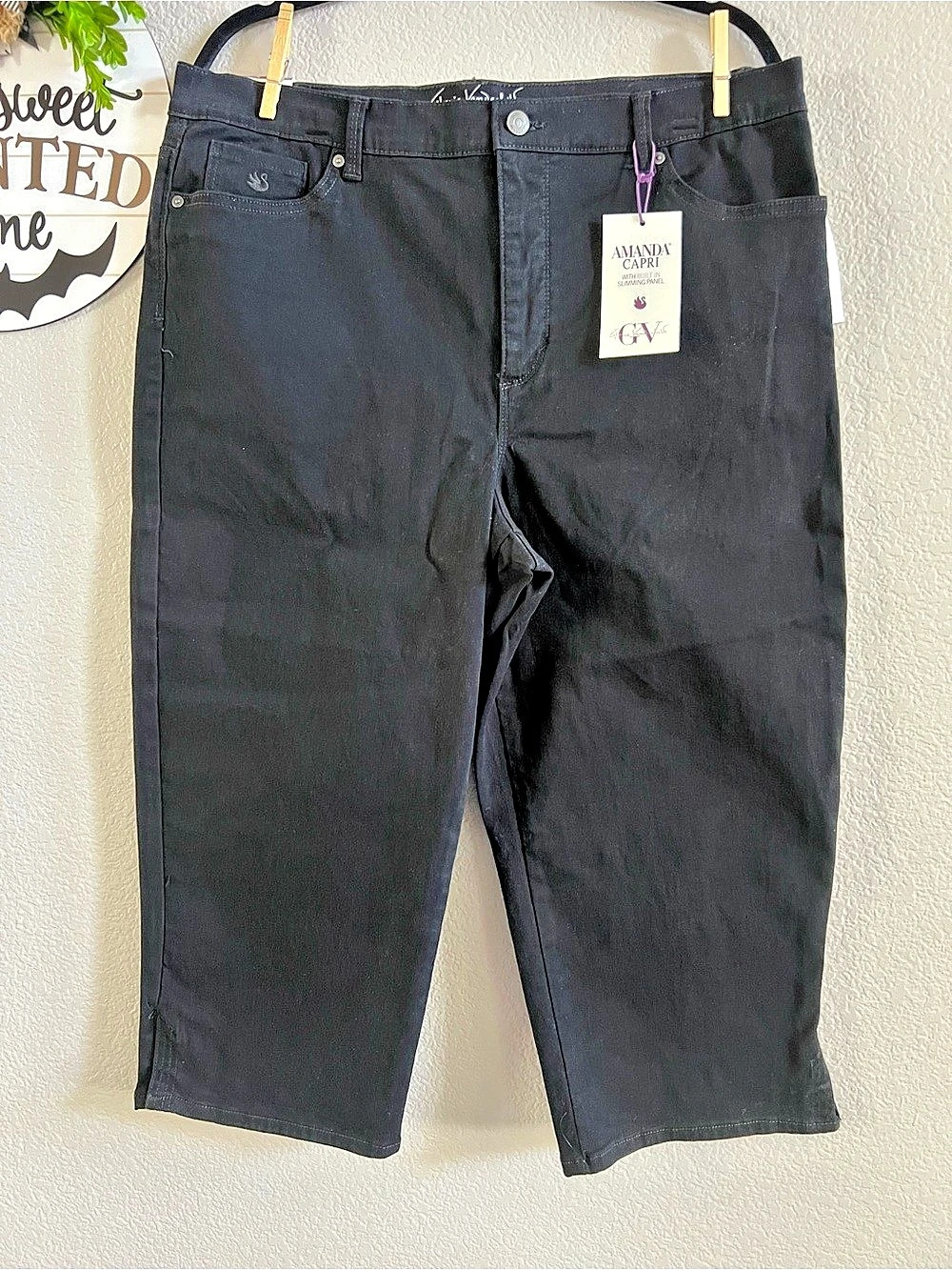 Gloria Vanderbilt Amanda Capri Black Slimming Effect Waist 16 NWT